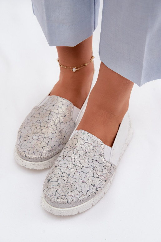 Slip-on mudeli poolsaapad Sellel onciejka 03512-70 Valget-Hõbedat värvi