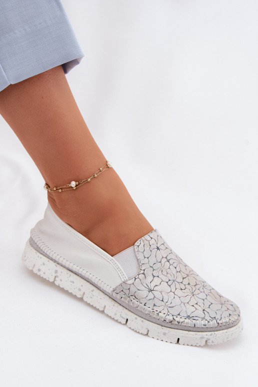 Slip-on mudeli poolsaapad Sellel onciejka 03512-70 Valget-Hõbedat värvi