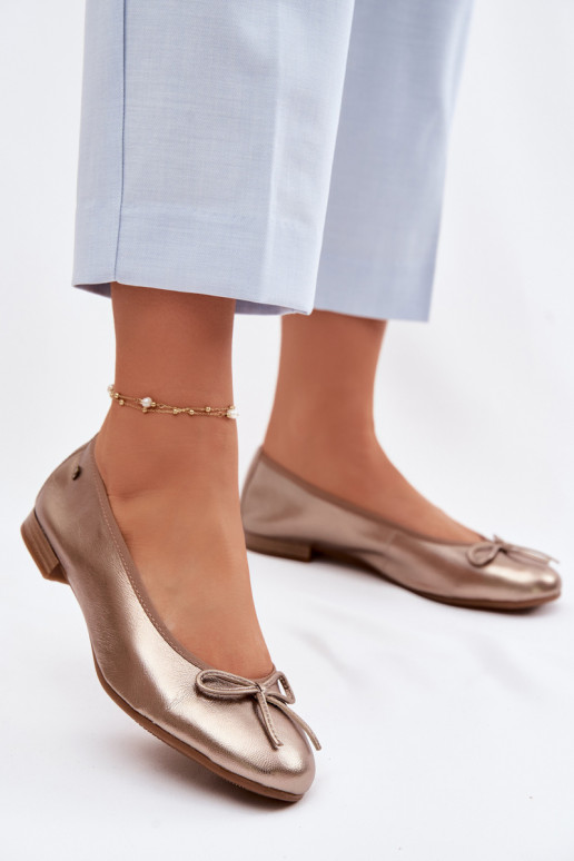 Baleriinad Pealiste omad Sellel onciejka P6800-25 Kuldset värvi