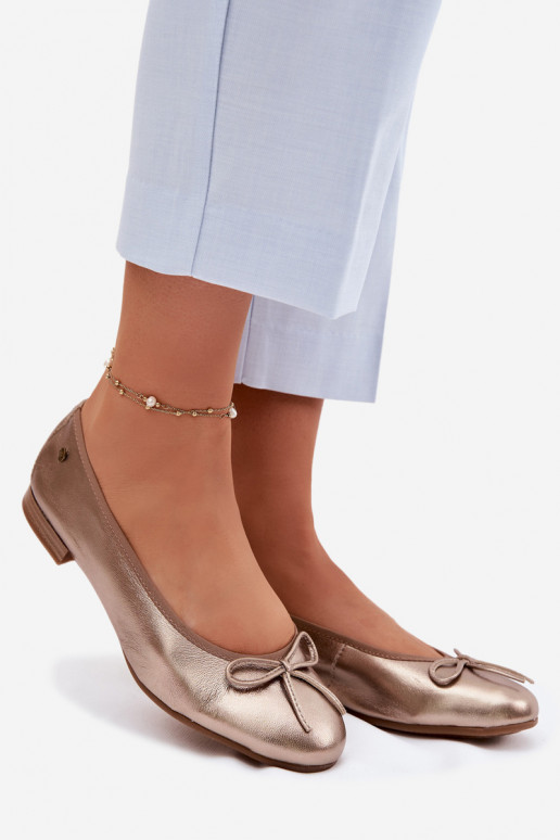 Baleriinad Pealiste omad Sellel onciejka P6800-25 Kuldset värvi