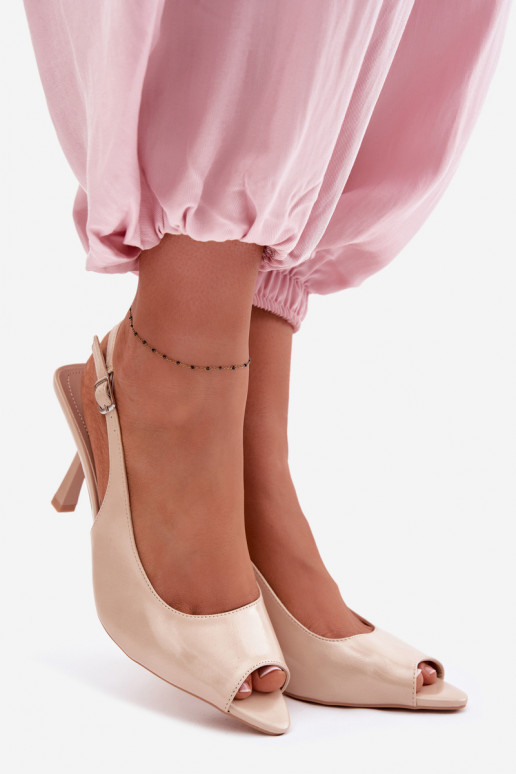 Pealistesandaalid kõrge jämeda kontsaga beeži värvi Sevina