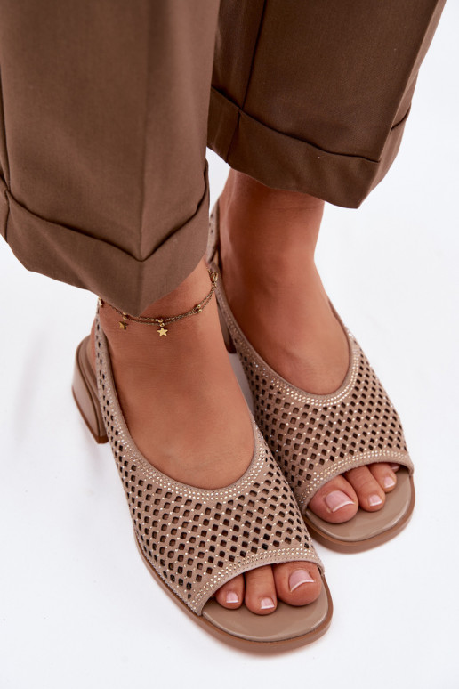 Kaunistustega Ažuursed sandaalid Pealiste omad seemisnahast Klockis D&A CR61-3131 beeži värvi