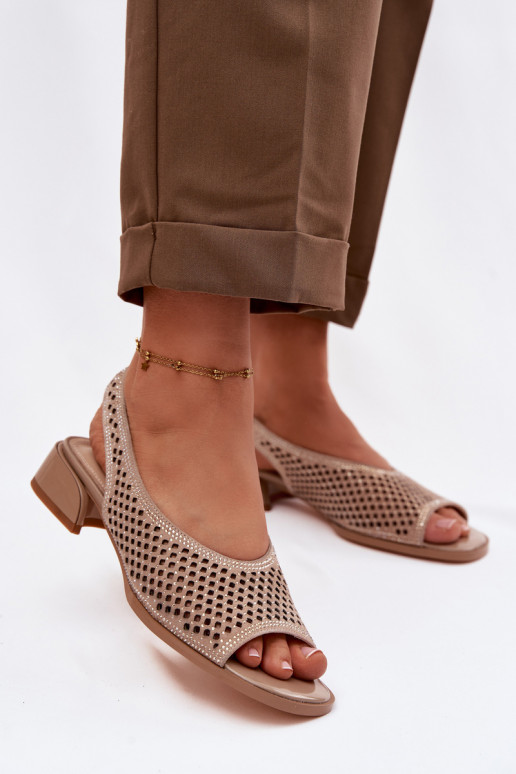 Kaunistustega Ažuursed sandaalid Pealiste omad seemisnahast Klockis D&A CR61-3131 beeži värvi