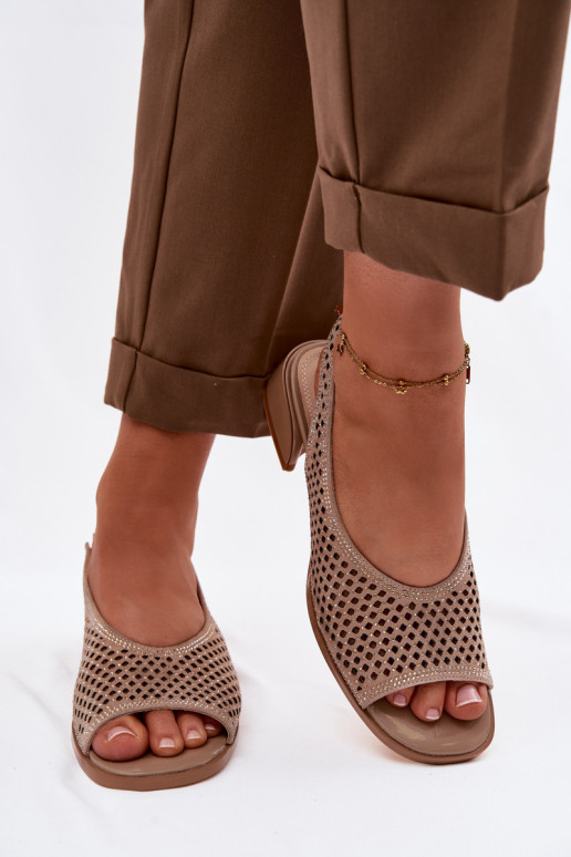 Kaunistustega Ažuursed sandaalid Pealiste omad seemisnahast Klockis D&A CR61-3131 beeži värvi