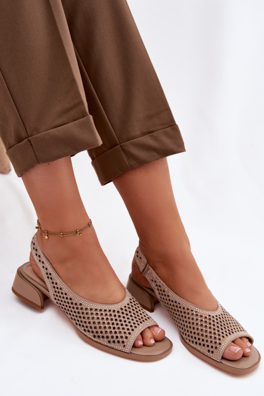 Kaunistustega Ažuursed sandaalid Pealiste omad seemisnahast Klockis D&A CR61-3131 beeži värvi
