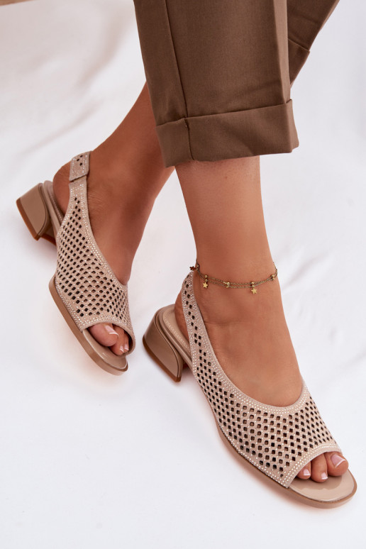 Kaunistustega Ažuursed sandaalid Pealiste omad seemisnahast Klockis D&A CR61-3131 beeži värvi