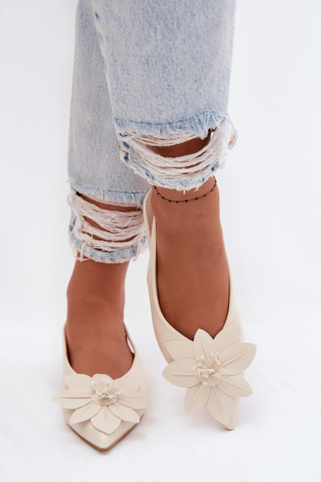 Pealistesandaalid laiade nööridegaDekoracyjnym Lill Elevandiluu värvi Telivette 2