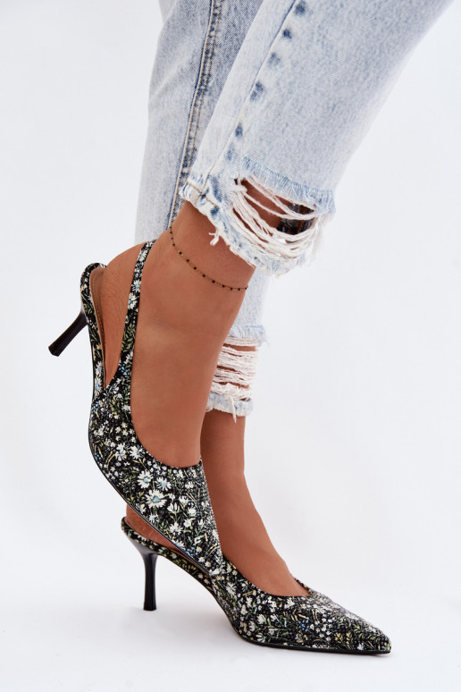 Kaunistustega Pealistesandaalid kõrge jämeda kontsaga lilledega msuud Olivelle