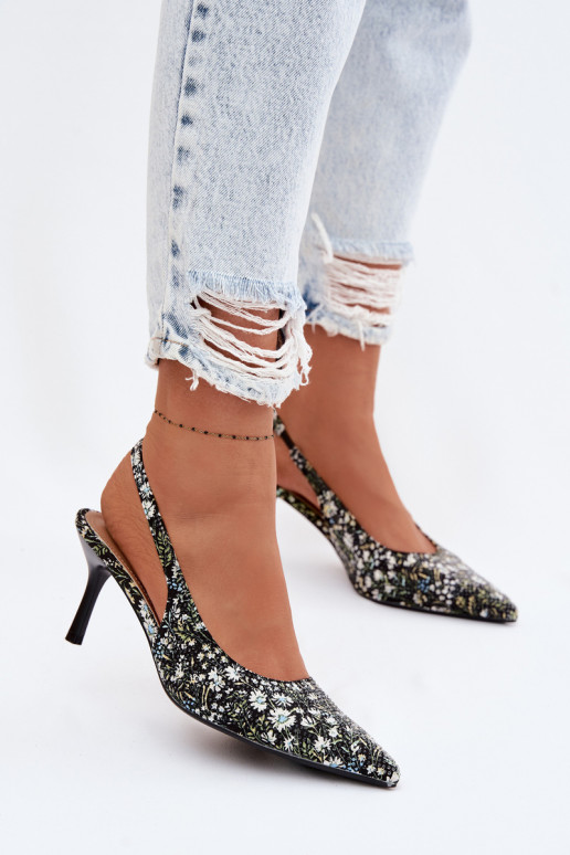 Kaunistustega Pealistesandaalid kõrge jämeda kontsaga lilledega msuud Olivelle