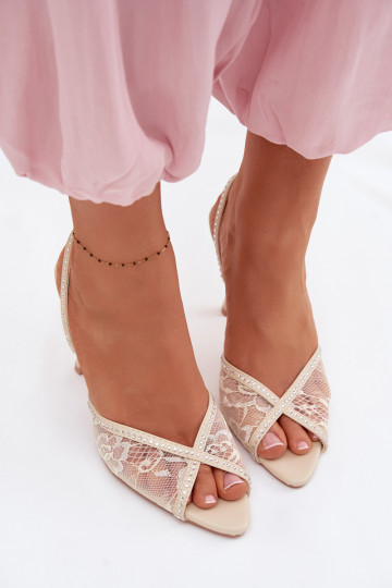 Pealistesandaalid kõrge jämeda kontsaga pitsilised I Zdobieniem beeži värvi Melivelle