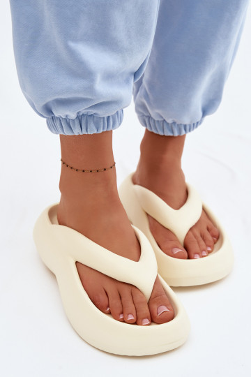 Kerged sussid moodsad varbavahe-sandaalid Elevandiluu värvi Roux