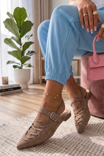 Karamelli värvi avatud...