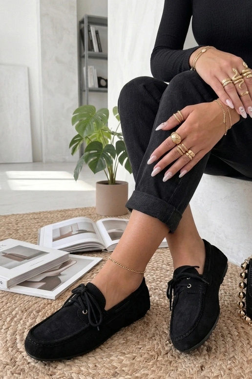 Mustad mokasiinid nööpidega Nina