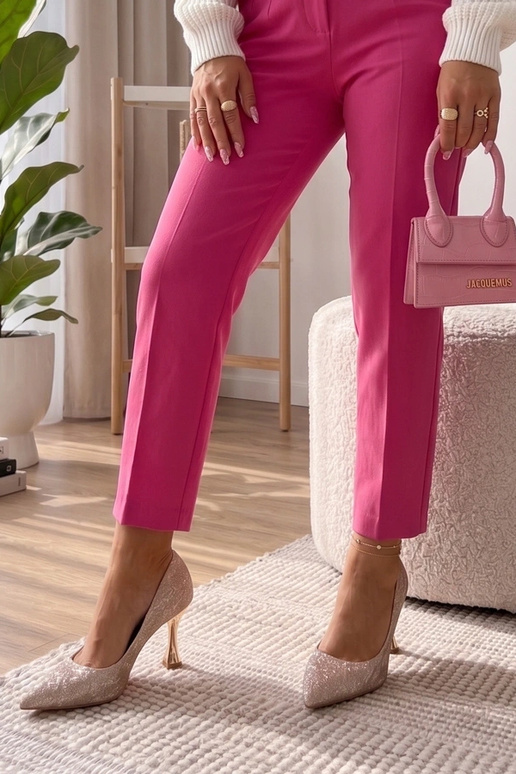 Kuldne kõrged kontsad sädeleva...