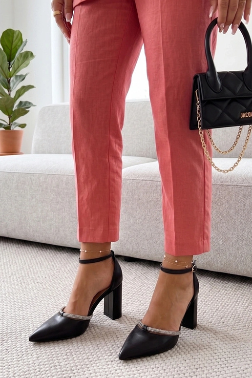 Mustad kingad tsirkonitega Madeleine