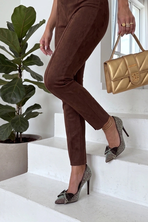 Mustad kõrged kontsad tsirkonitega...