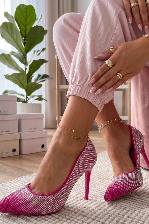 Roosad kõrged kontsad tsirkonitega...