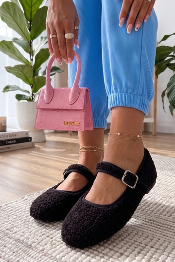 Mustad karvased ballerinad...