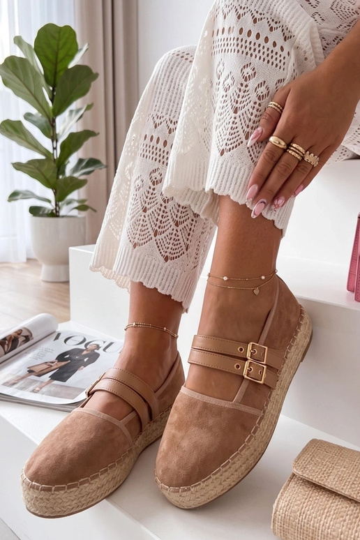 Smélo värvi espadrillid platvormil...