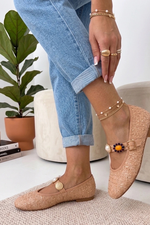 Smélo värvi baleriinad dekoratiivse...