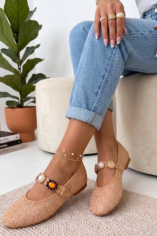 Smélo värvi baleriinad dekoratiivse...