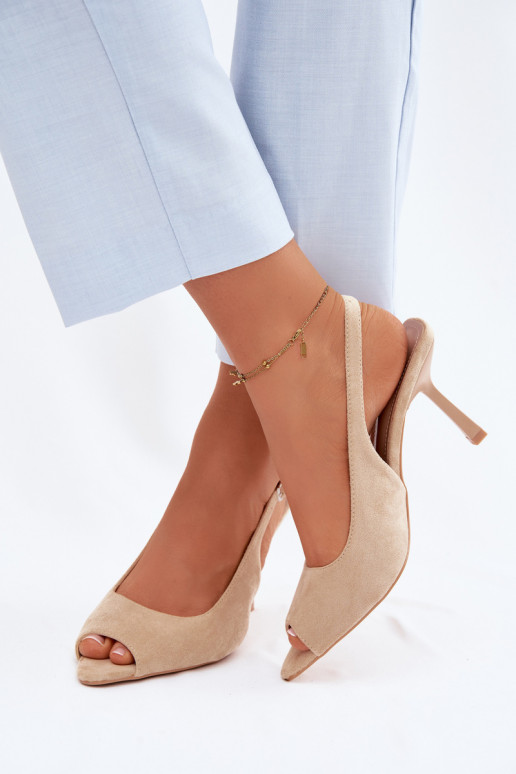 Naistele mõeldud liivakarva kunstnahast sandaalid peenikeste kontsadega