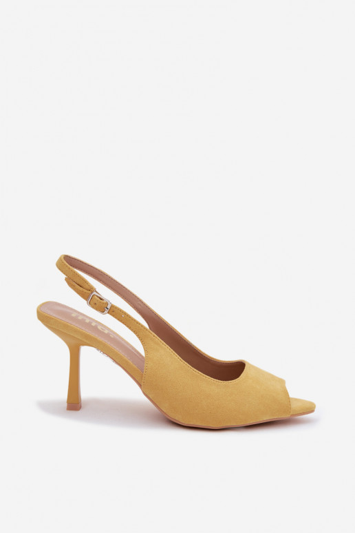 Naistele mõeldud kollased kunstnahast sandaalid peenikeste kontsadega