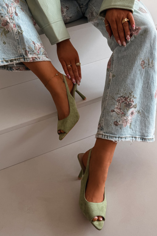 Naistele mõeldud rohelised kunstnahast sandaalid peenikeste kontsadega