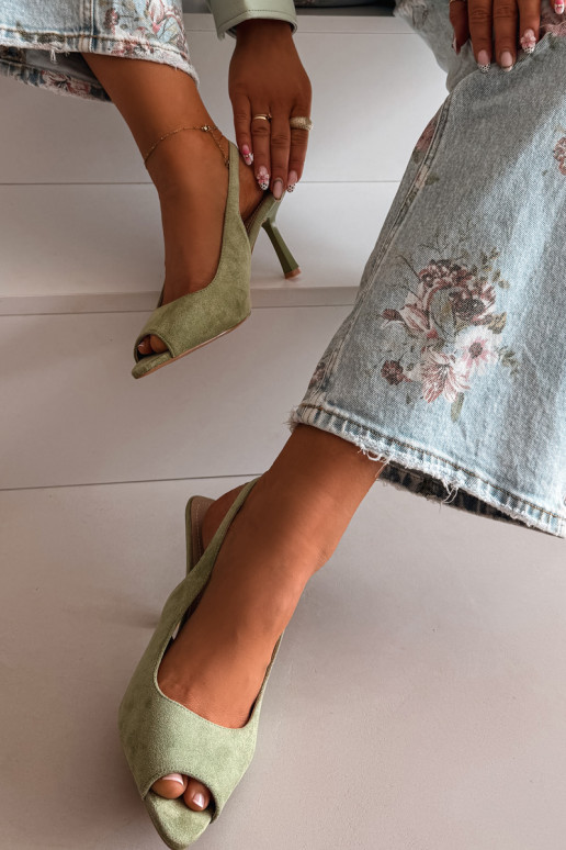 Naistele mõeldud rohelised kunstnahast sandaalid peenikeste kontsadega