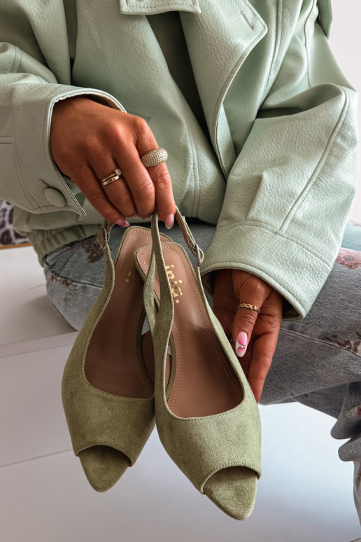 Naistele mõeldud rohelised kunstnahast sandaalid peenikeste kontsadega