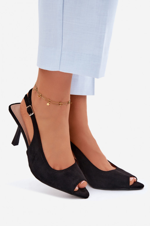 Naistele mõeldud mustad kunstnahast sandaalid peenikeste kontsadega