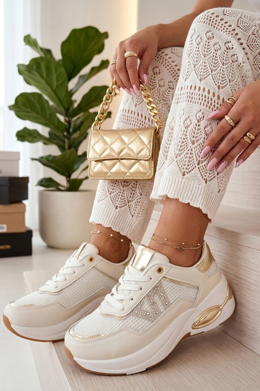 Liivakarva platvormi spordijalatsid...