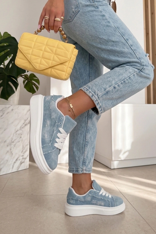 Sinised platvormi spordijalatsid...