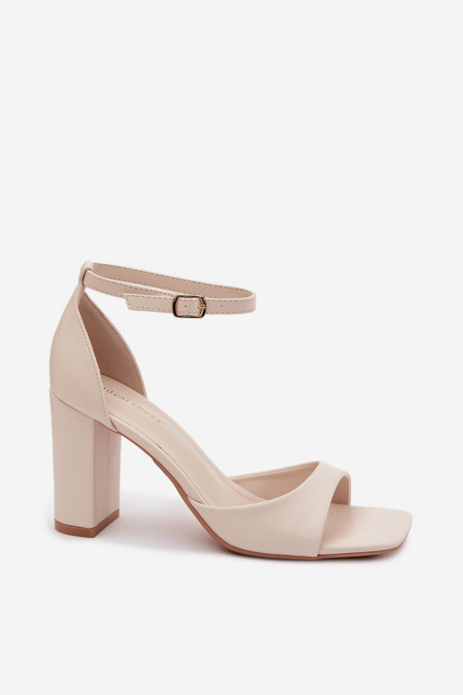 PealistesandaalidImitacji Skóry Elevandiluu värvi Melvra