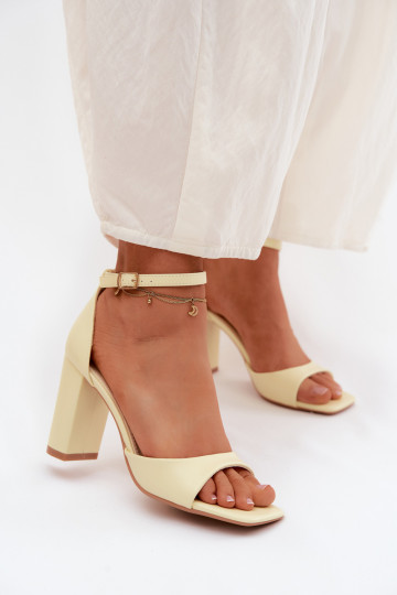 PealistesandaalidImitacji Skóry Kollased Melvra