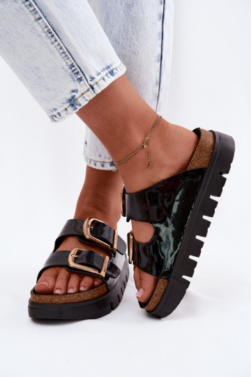 Laque naiste plätud platvormiga Ze Kuldset värvimi neetide ja pandlagami Lee Cooper LCIN-26-35-4459L msuud 2