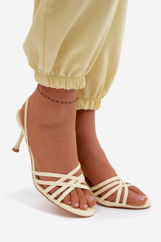 Pealistesandaalid kõrge jämeda kontsaga Triipudega Kollased Velivelle