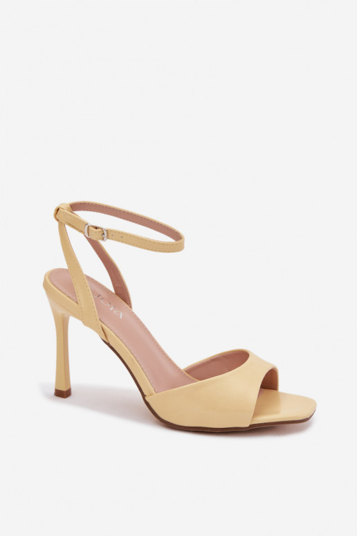 Pealistesandaalid kõrge jämeda kontsagaImitacji Skóry Kollased Olissey