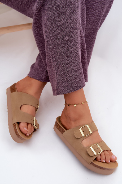 Pealhk naiste seemisnahksed sussid platvormiga neetide ja pandlaga Vinceza 102657 beeži värvi