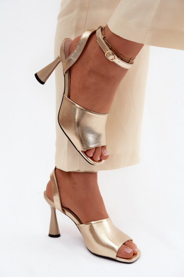 Pealistesandaalid kõrge jämeda kontsaga Vinceza 62297 Kuldset värvi