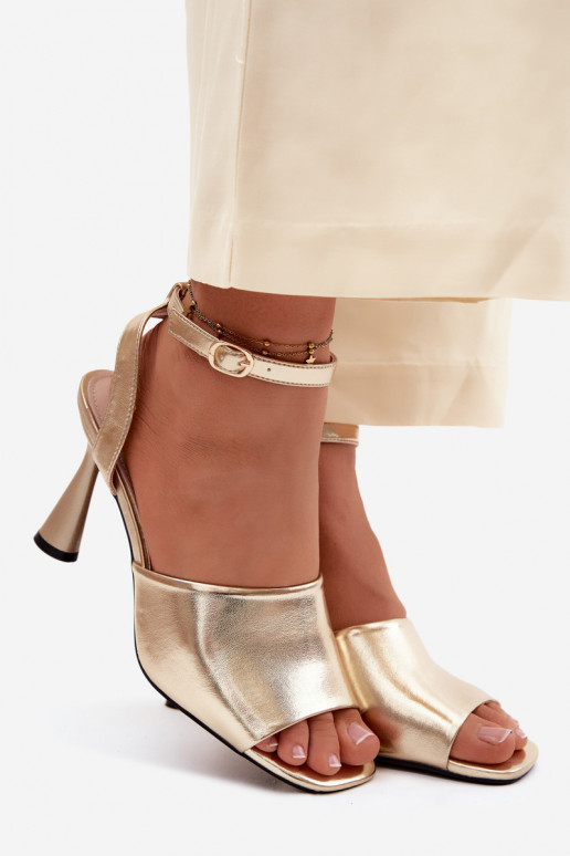 Pealistesandaalid kõrge jämeda kontsaga Vinceza 62297 Kuldset värvi