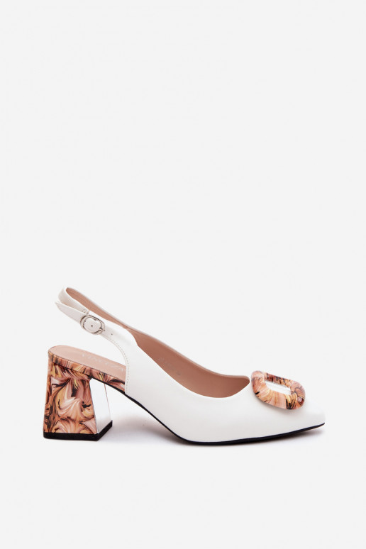 PealistesandaalidDekoracyjną neetide ja pandlaga Vinceza 62289 valget värvi