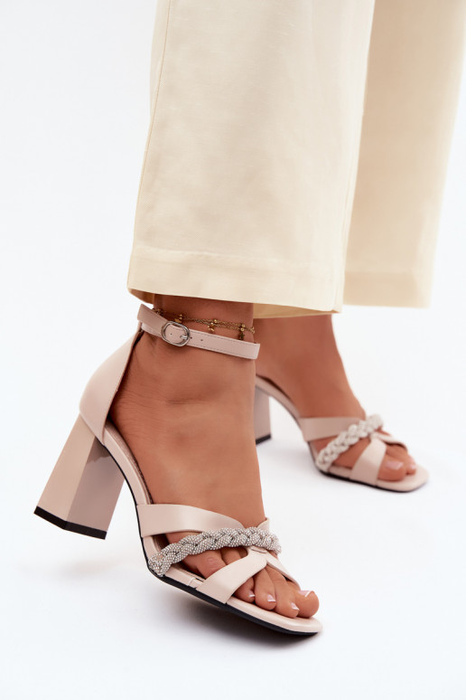 Pealistesandaalid kõrge jämeda kontsaga Postita Pasek säravate kristallidega Vinceza 62298 beeži värvi
