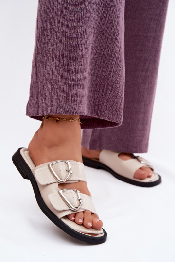 Plätud naturaalsest nahast Pealiste omad neetide ja pandlaga Vinceza 62304 beeži värvi 2