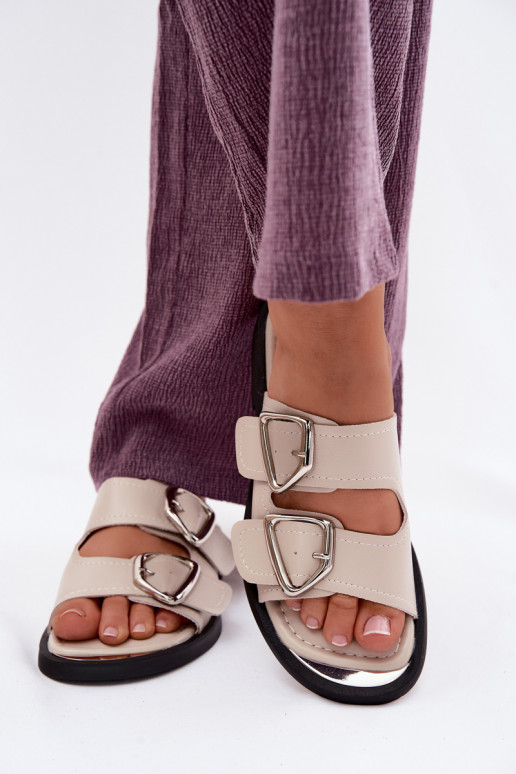 Plätud naturaalsest nahast Pealiste omad neetide ja pandlaga Vinceza 62304 beeži värvi