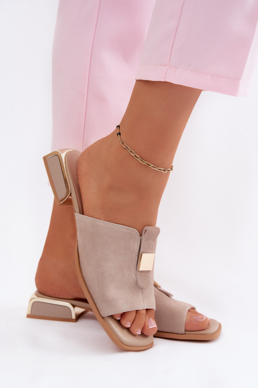 Elegantsed naiste plätud Pealturaalsest nahastosissea D&A JC61-1002 beeži värvi