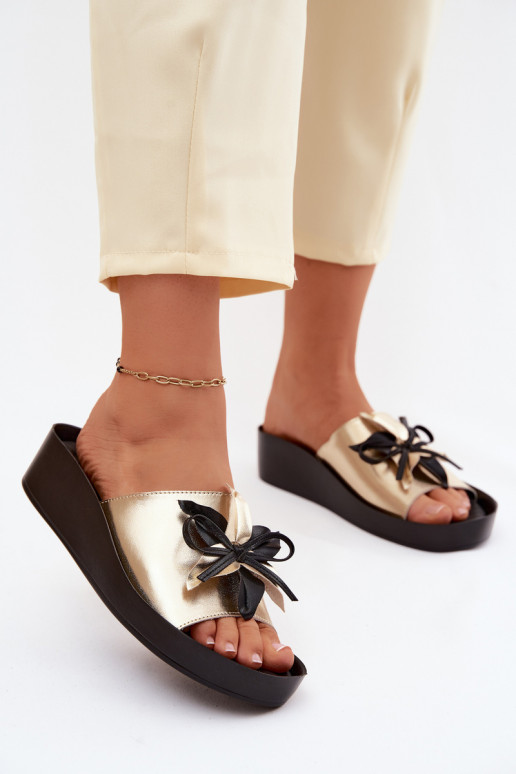 Plätud naturaalsest nahast Pealiste omad kaunistustega S.Barski KV61-6044 Kuldset värvi