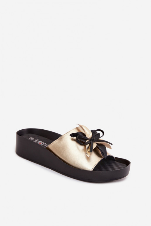 Plätud naturaalsest nahast Pealiste omad kaunistustega S.Barski KV61-6044 Kuldset värvi