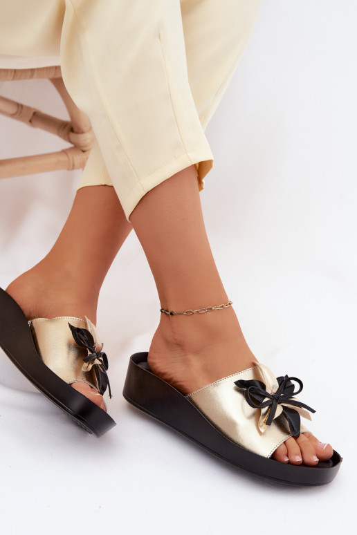 Plätud naturaalsest nahast Pealiste omad kaunistustega S.Barski KV61-6044 Kuldset värvi