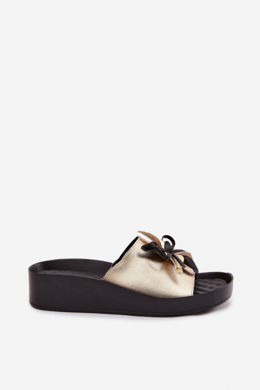 Plätud naturaalsest nahast Pealiste omad kaunistustega S.Barski KV61-6044 Kuldset värvi